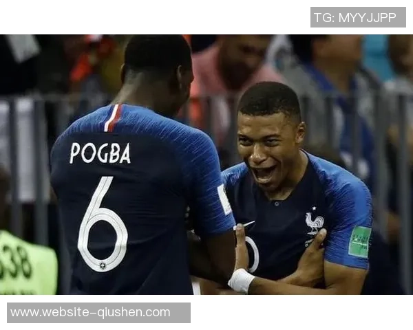 姆巴佩领衔法国队冲击世界杯冠军展现超凡实力与团队默契 姆巴佩领衔法国队冲击世界杯冠军展现超凡实力与团队默契